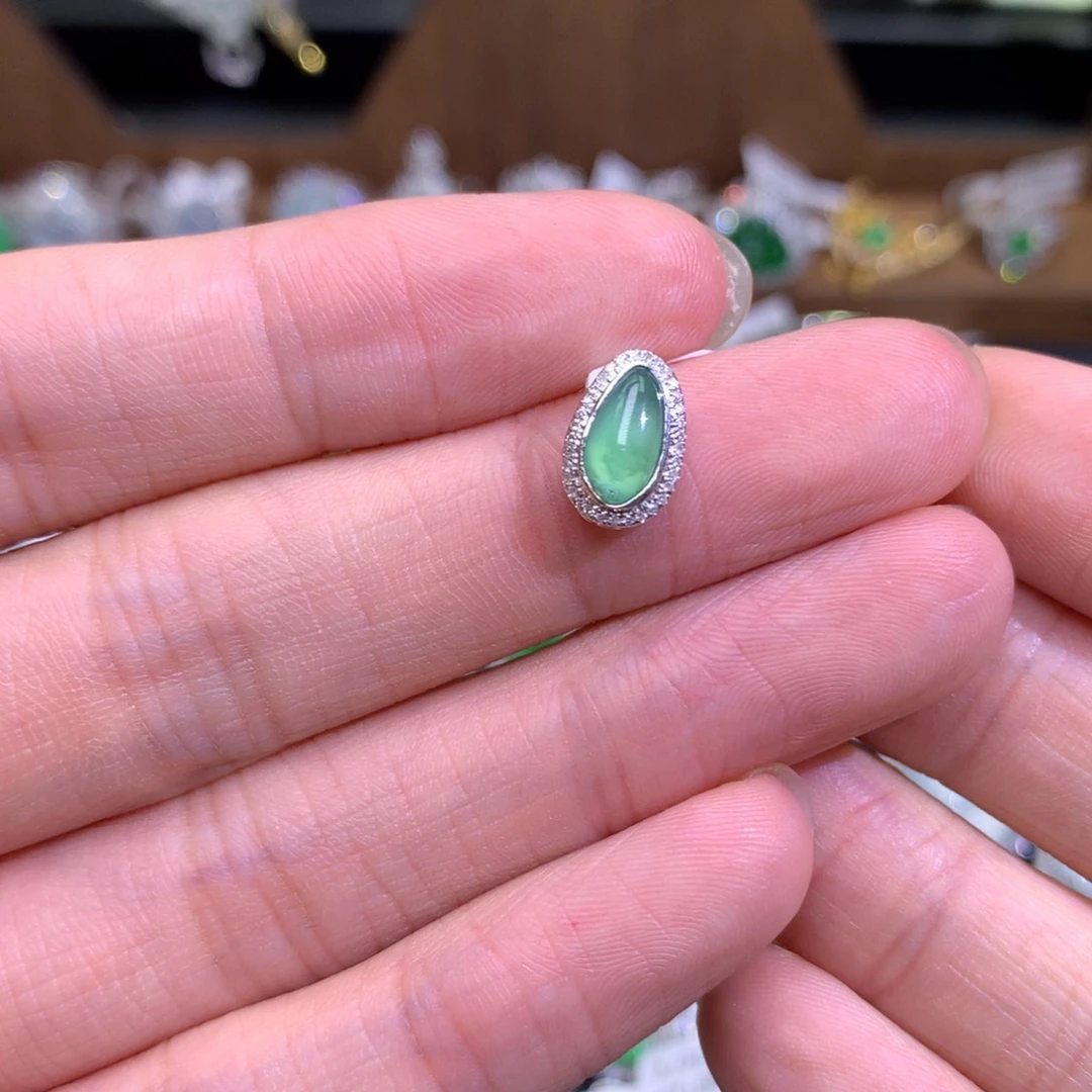 吊坠(不含链)18K金镶嵌翡翠