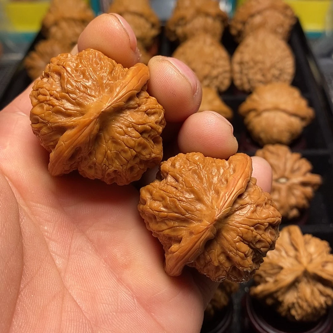 文玩核桃把件39尺血麒麟