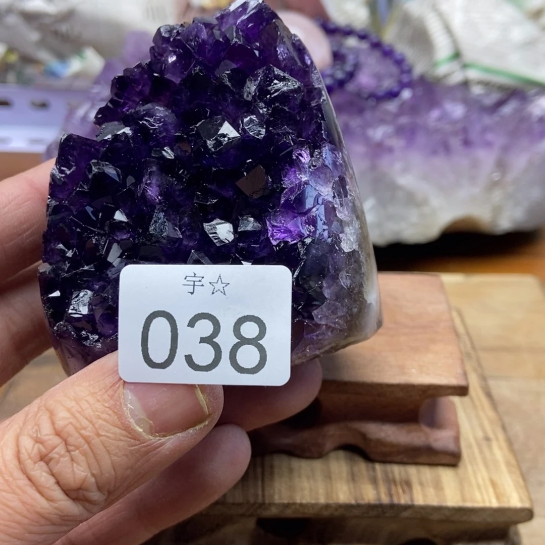 紫晶天然水晶摆件未镶嵌