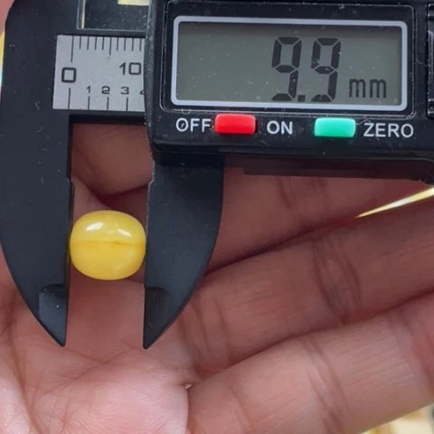 【闪购商品】未镶嵌蜜蜡裸石11杂