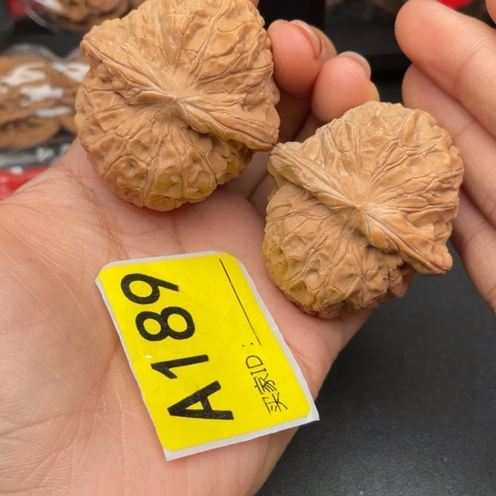 文玩核桃吊坠核桃