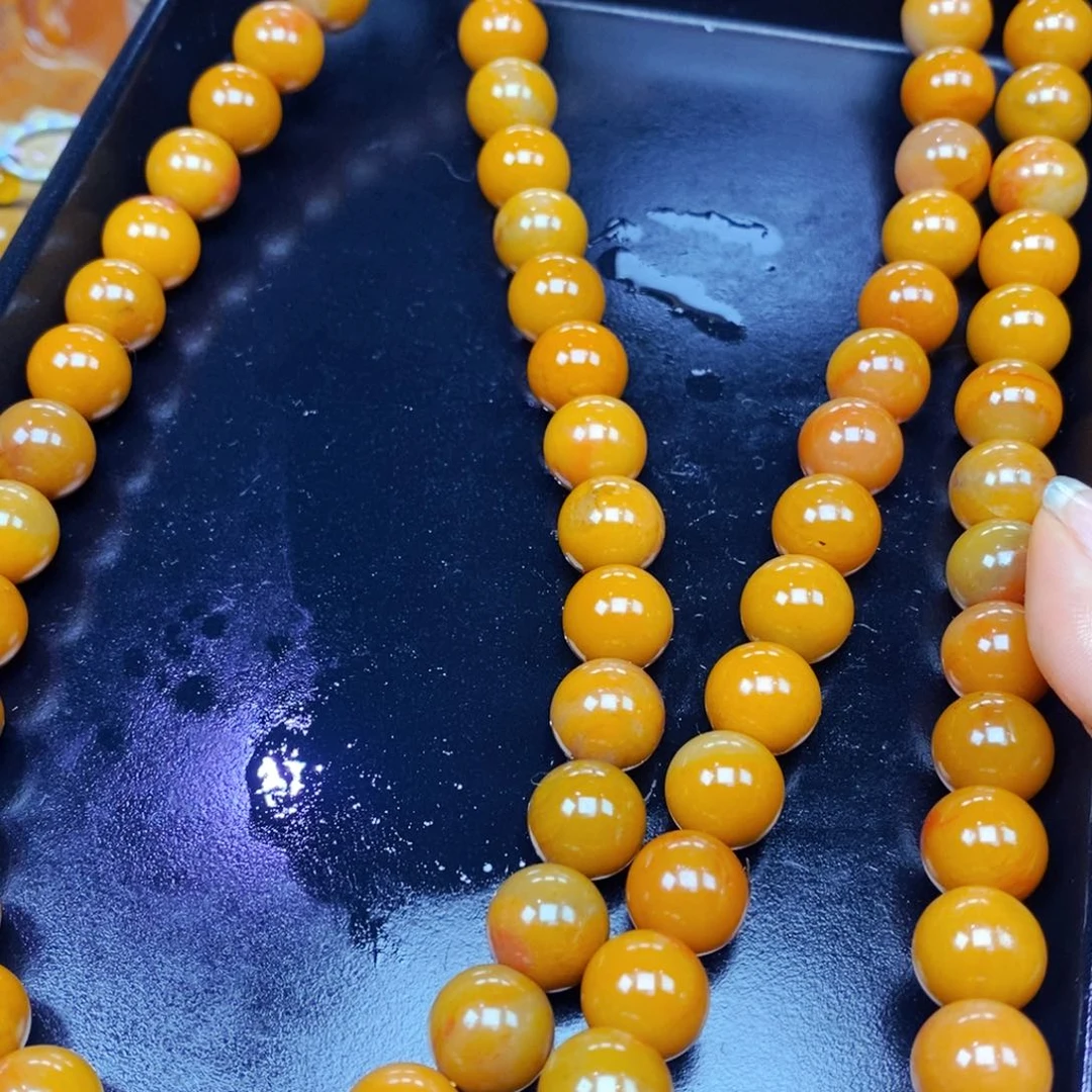 未镶嵌石英质玉（黄龙玉）颈饰