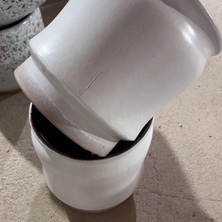 紫砂口径19高度22两只瑕疵