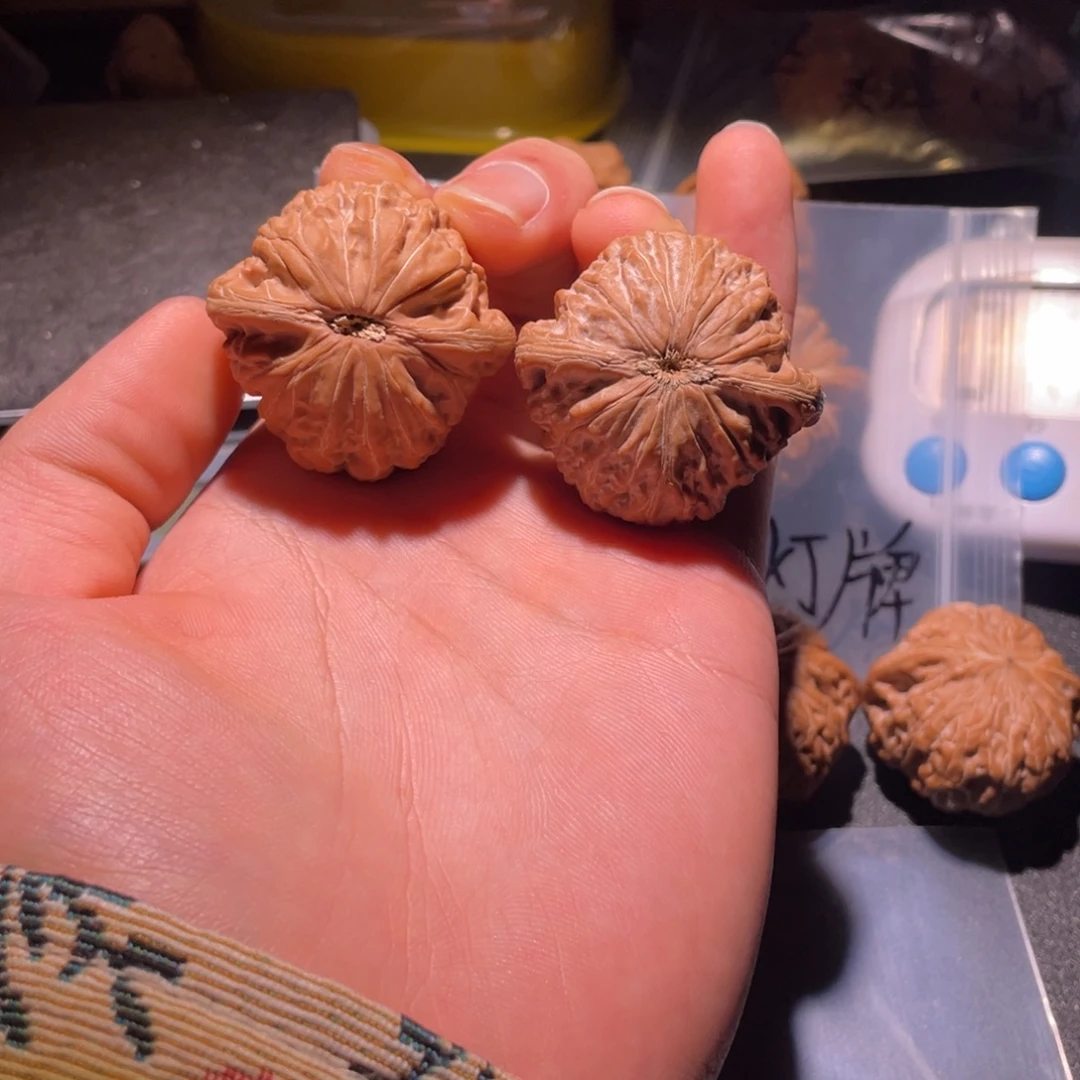 大***生吊坠文玩核桃铁锤