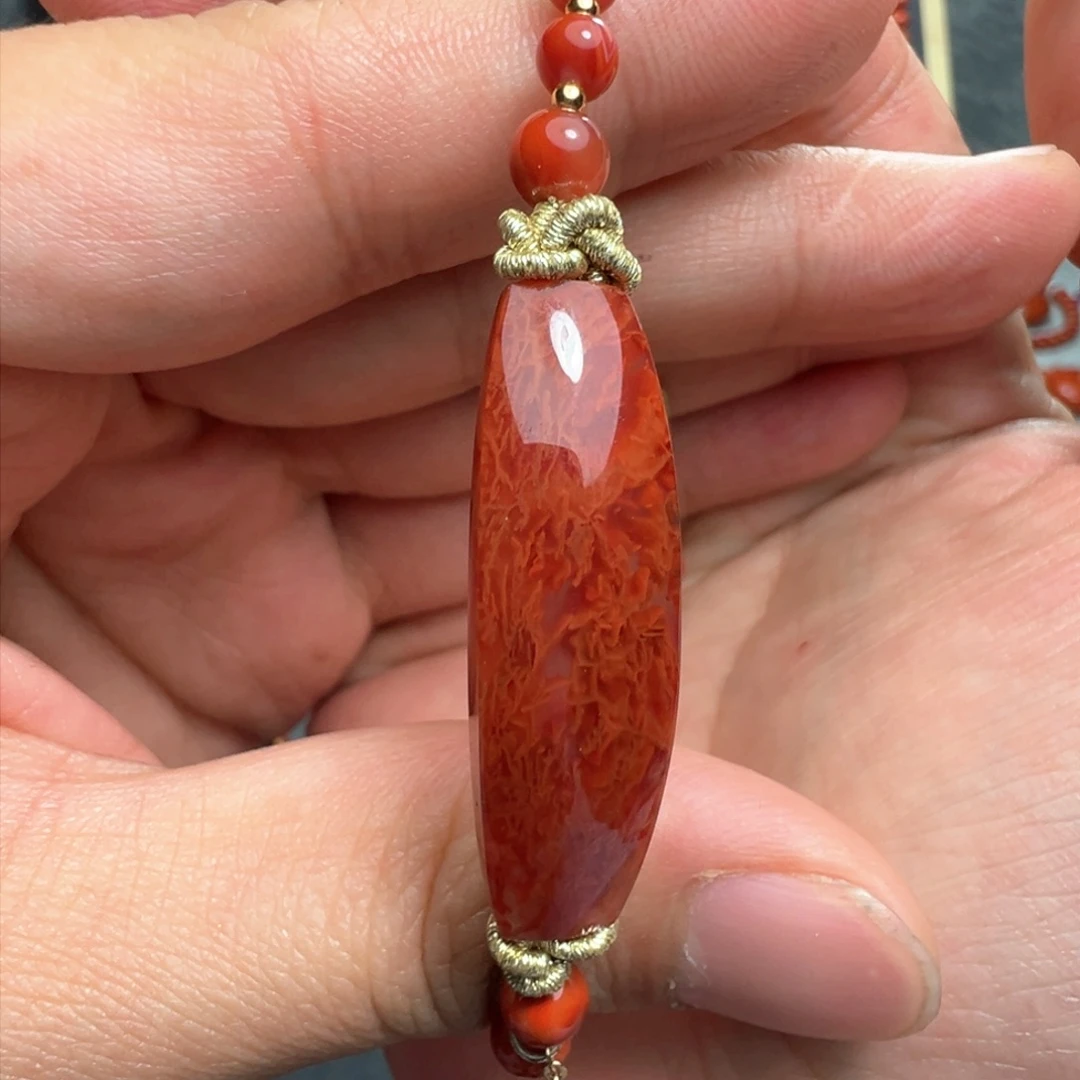 南红玛瑙颈饰未镶嵌