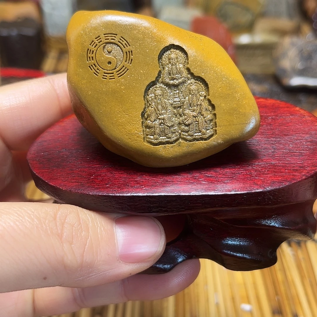 新疆原石雕刻手把件