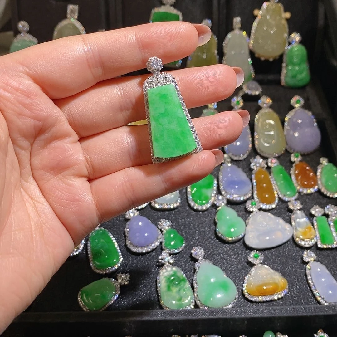 颈饰银S925镶嵌翡翠新****行天然翡翠