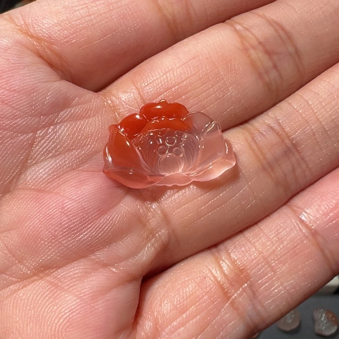 南红玛瑙冰飘未镶嵌荷花1