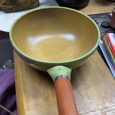微瑕，明火，口径24，高9无盖绿
