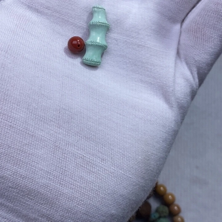 南红玛瑙耳饰未镶嵌