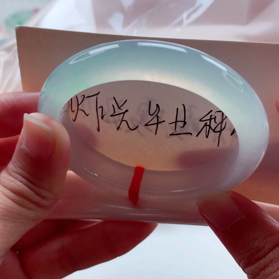 未镶嵌手镯（贵妃镯）翡翠53.5炸光高冰白钢毕业小手直接拍A