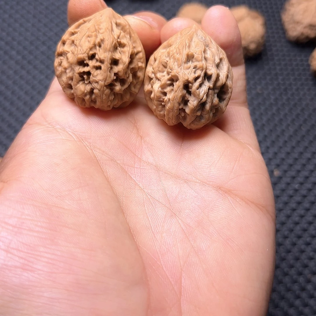 文玩核桃吊坠太行龙纹