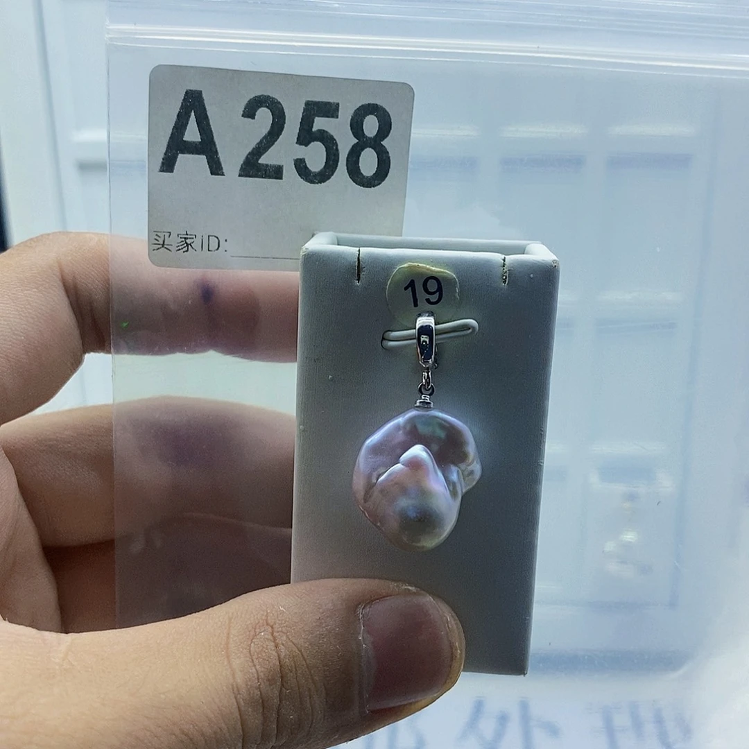 淡水珍珠颈饰合金