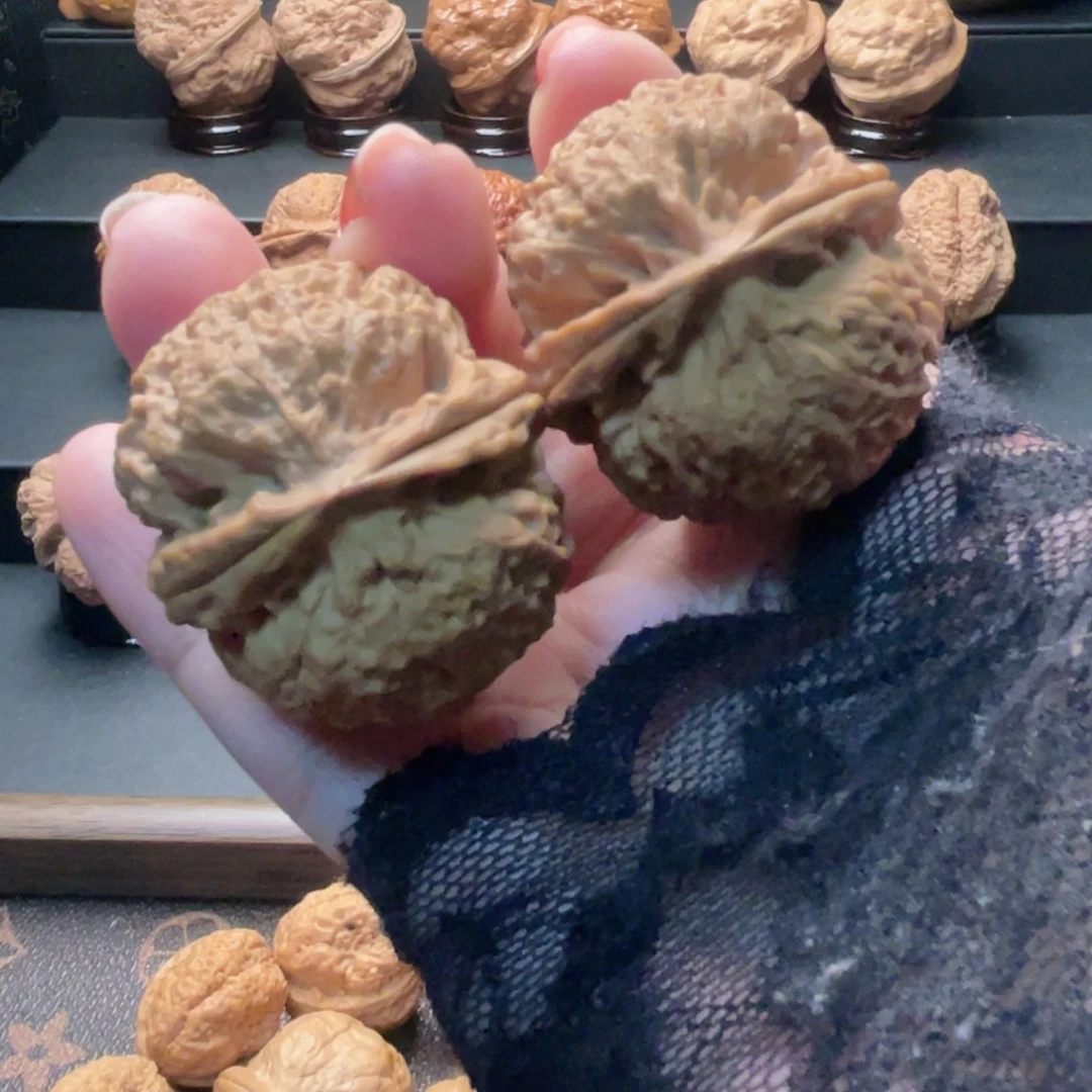 文玩核桃吊坠铁绣球40尺57克