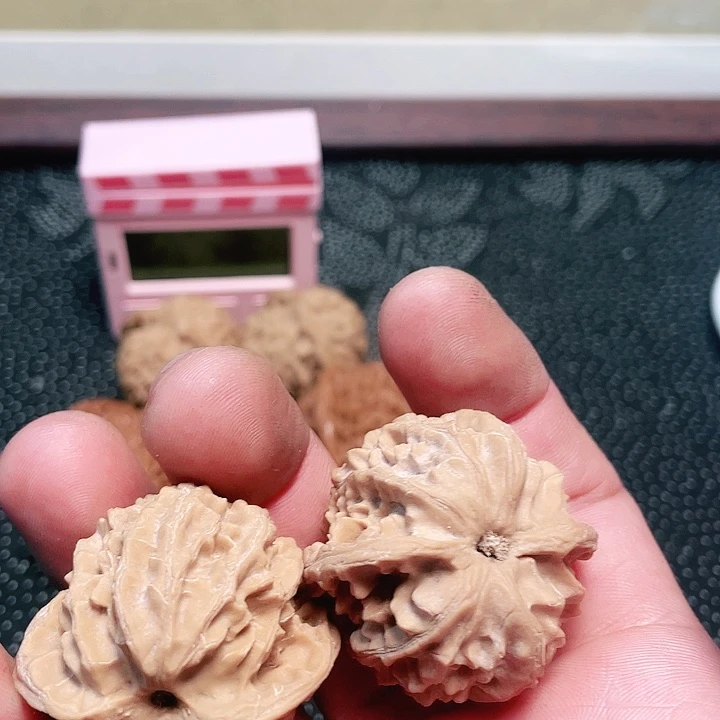 文玩核桃吊坠半****醒苹果园