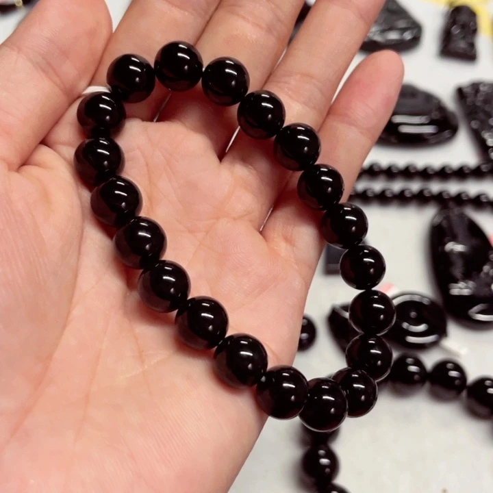 颈饰未镶嵌翡翠果*