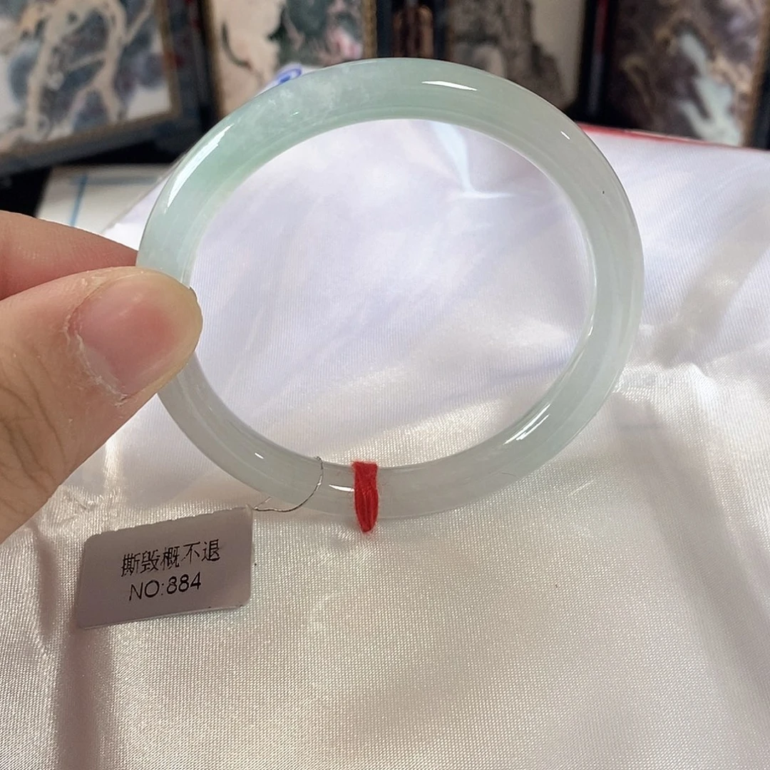 翡翠未镶嵌手镯（圆镯）