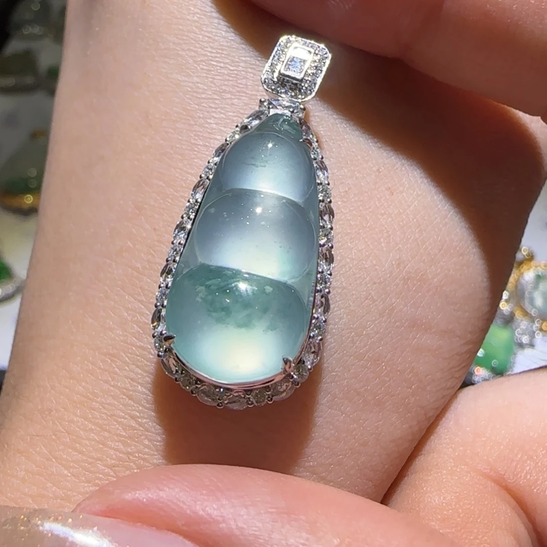 【闪购商品】翡翠18K金镶嵌颈饰缅甸