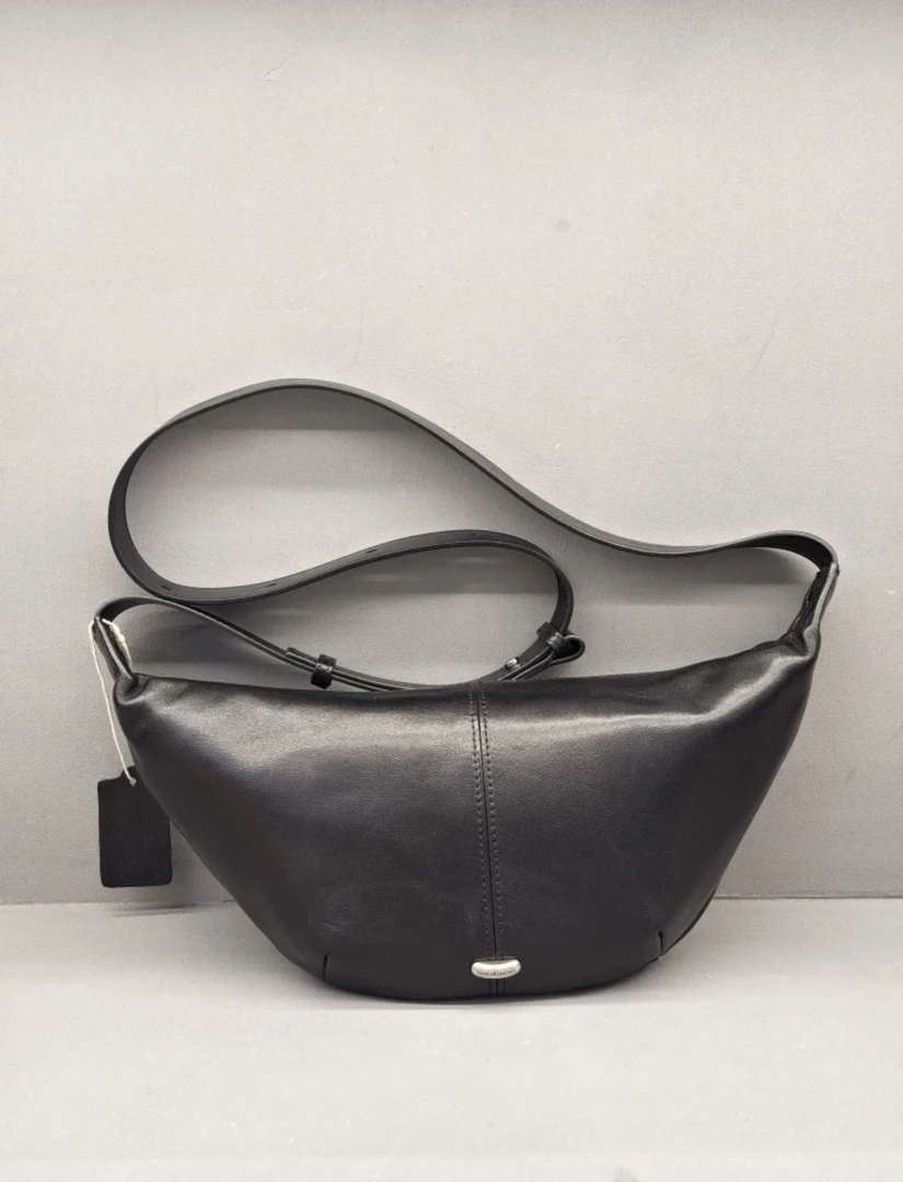 韩国小众设计羊皮牛角包慵懒休闲百搭斜挎包包时尚简约网红ins