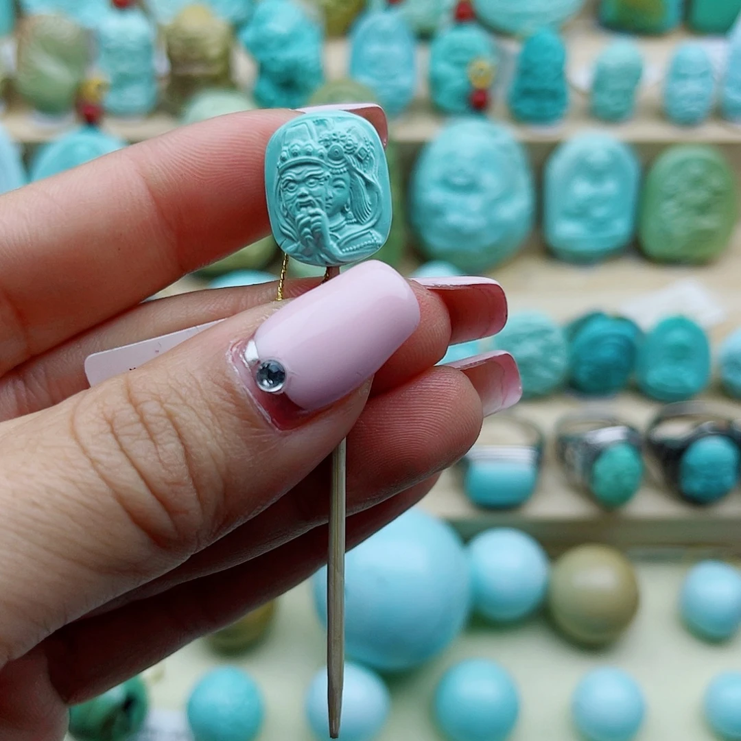 绿松石未镶嵌珠宝奇石