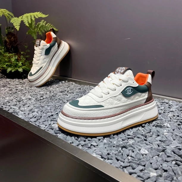 男鞋冬季新款皮面舒适休闲软底加绒保暖百搭系带韩版潮流低帮鞋