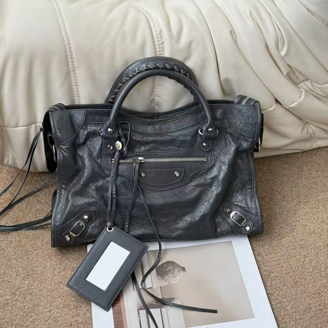 95新 Balenciaga/巴黎世家 灰色山羊皮机车 小号单肩包/630462652