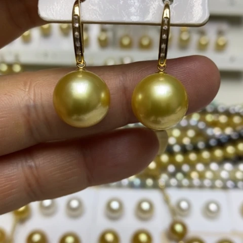海水珍珠耳饰18K金镶嵌