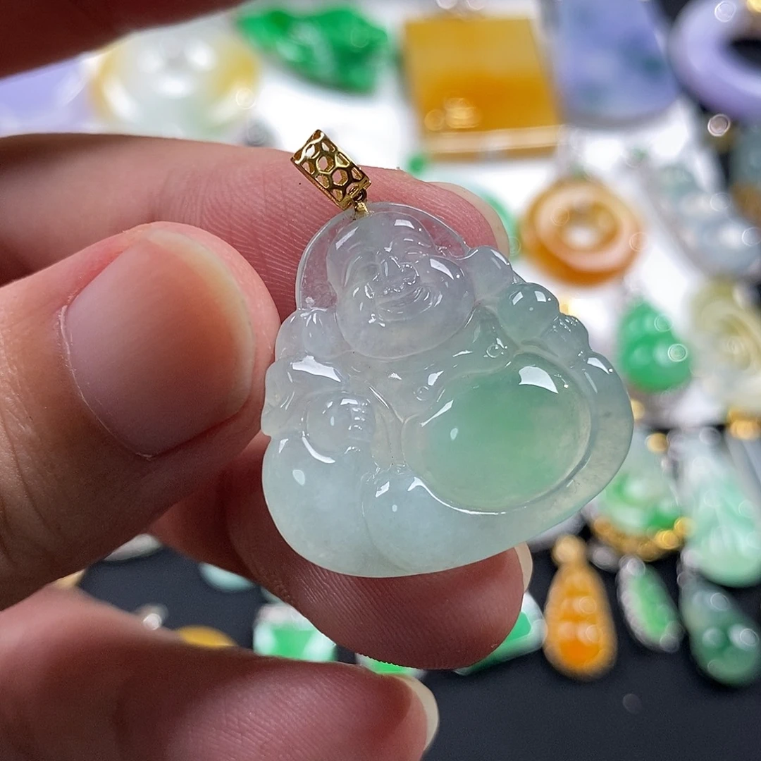 翡翠18K金镶嵌颈饰翡翠