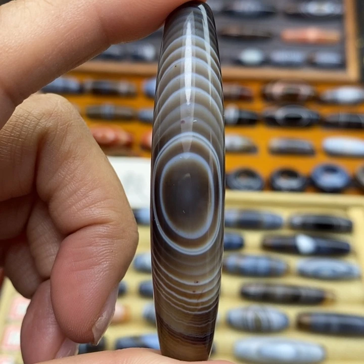 玛瑙/玉髓未镶嵌珠宝半成品小*神