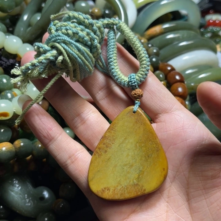 岫岩河磨玉（透闪石质玉）未镶嵌手链