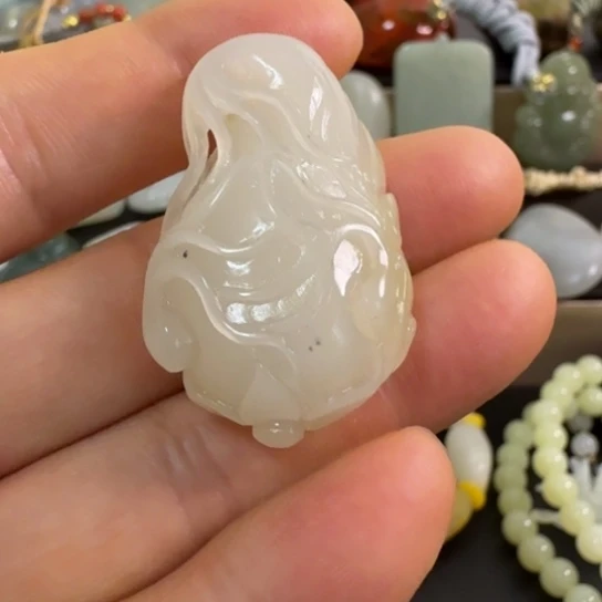 和田玉（糖玉）未镶嵌颈饰