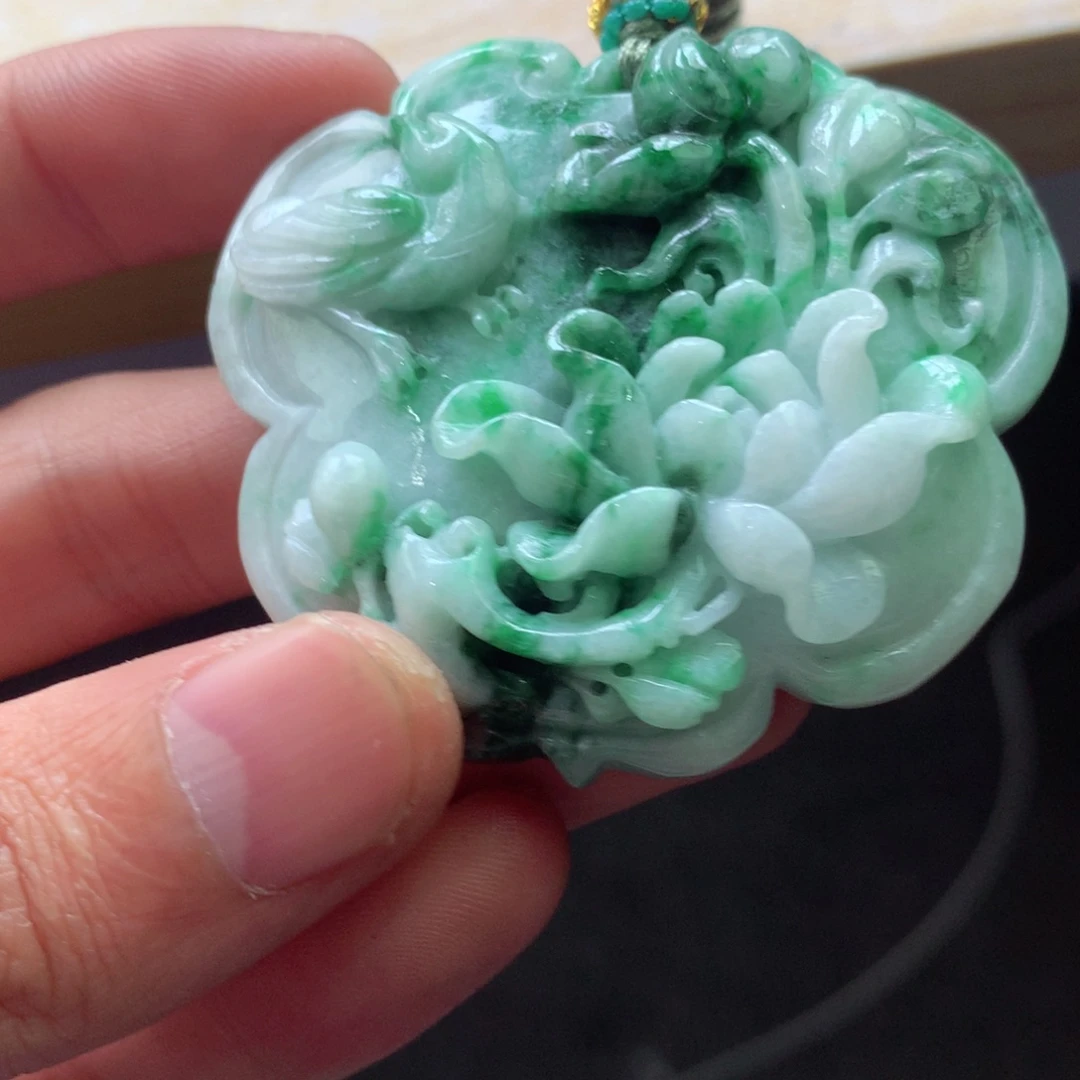 翡翠颈饰未镶嵌吊坠