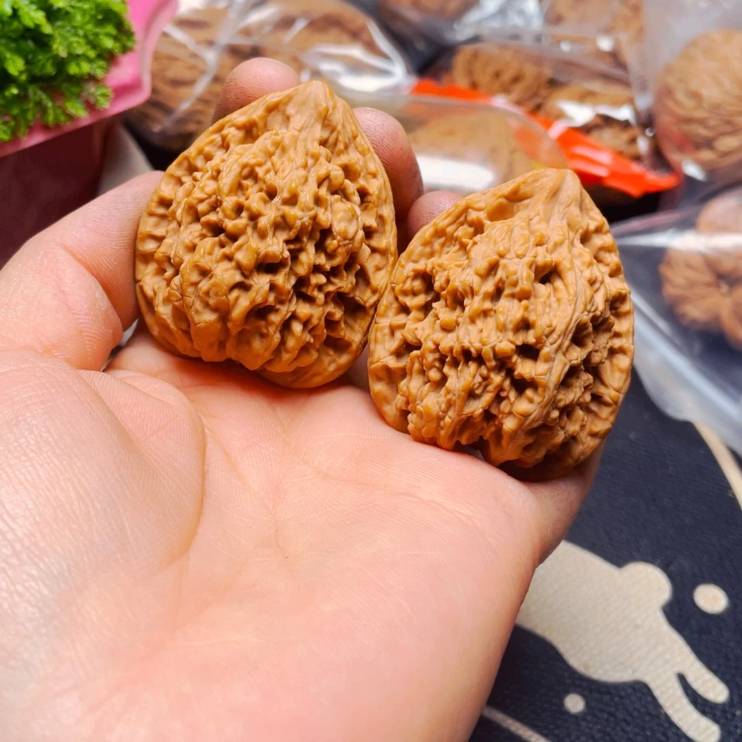 文玩核桃吊坠粗筋蚂蚁王