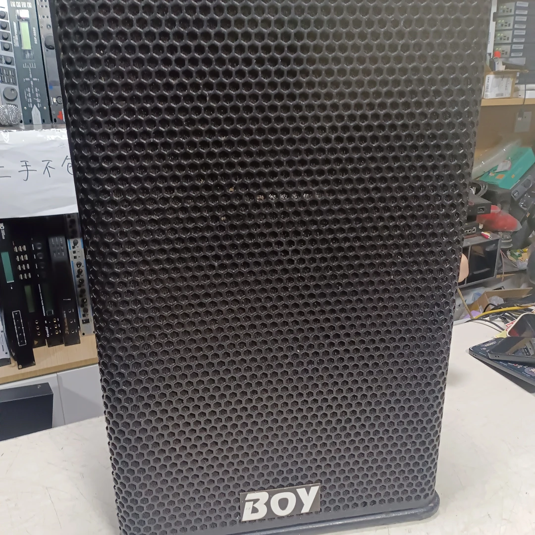 不包邮，12寸音响一个，正常使用