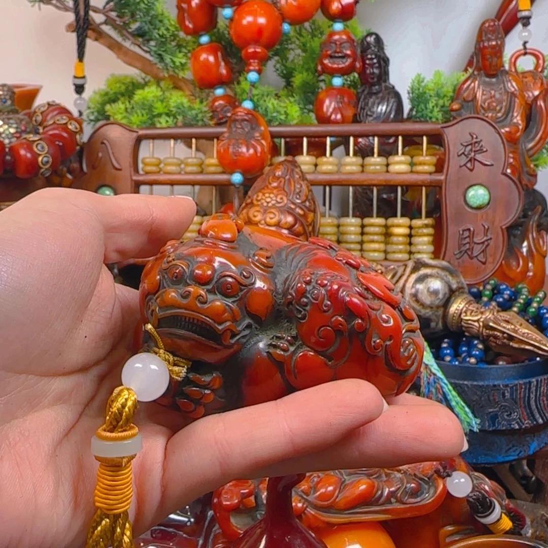 琥珀裸石未镶嵌貔貅