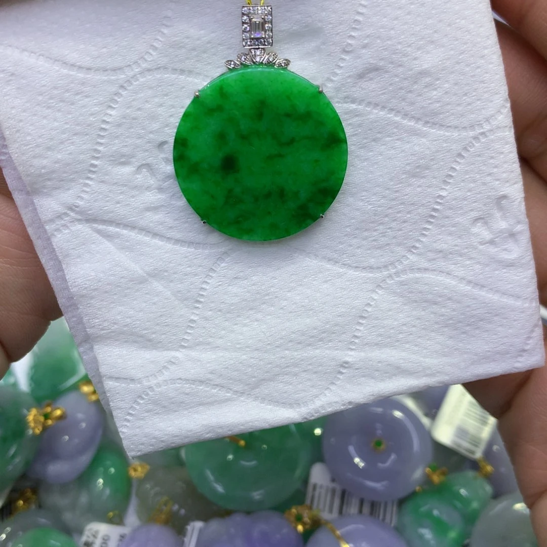 颈饰18K金镶嵌翡翠财**到