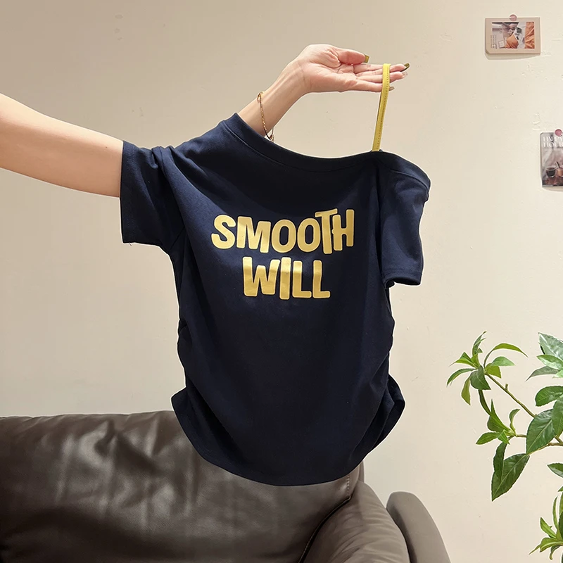 藏蓝字母印花美式复古斜肩露肩短袖T恤女夏新款修身简约上衣