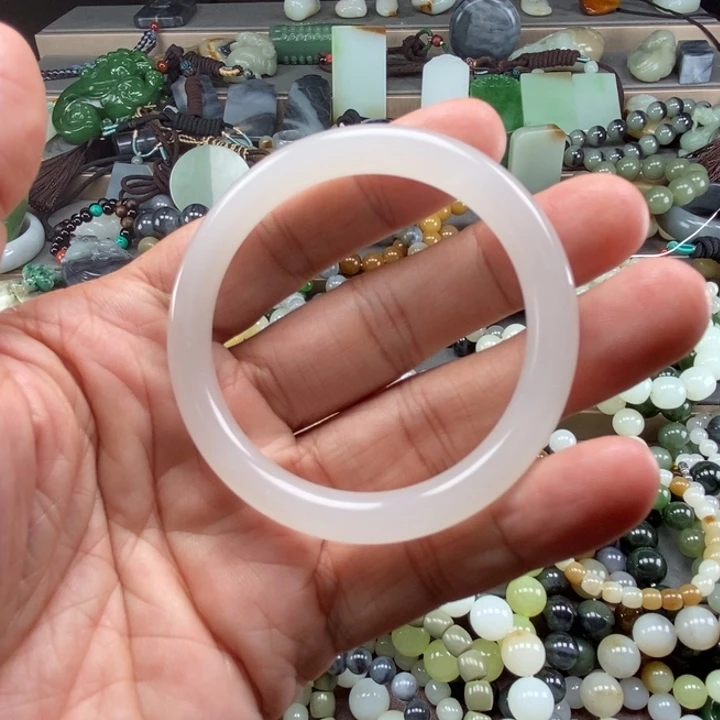 浅***羽和田玉未镶嵌挂件