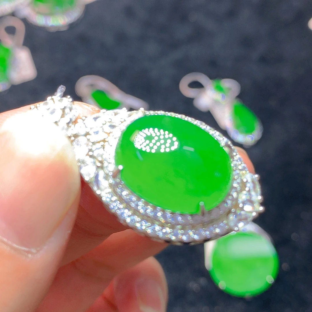 颈饰银S925镶嵌翡翠