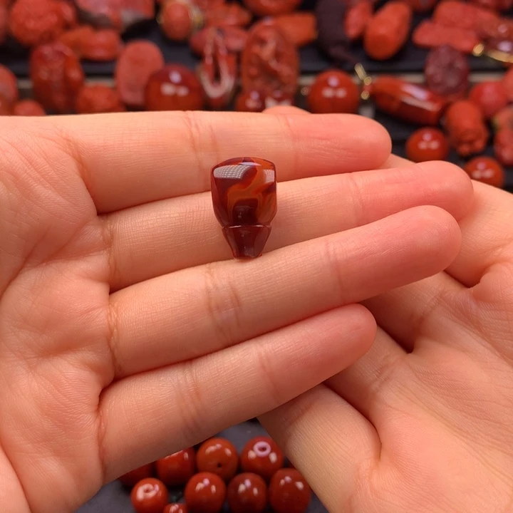 南红玛瑙未镶嵌牛血火焰纹三通12.3MM