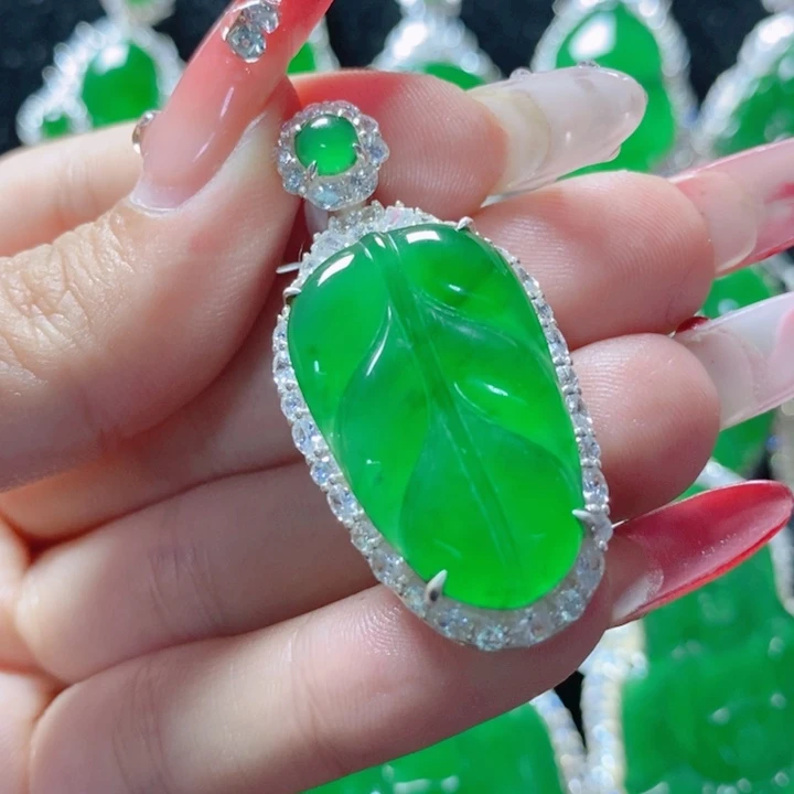 翡翠颈饰银S925镶嵌