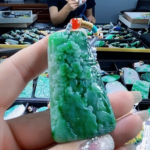 颈饰未镶嵌翡翠一个