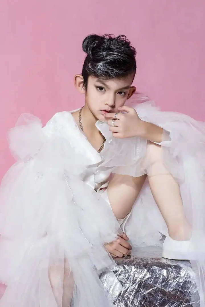 刺绣g家儿童短袖