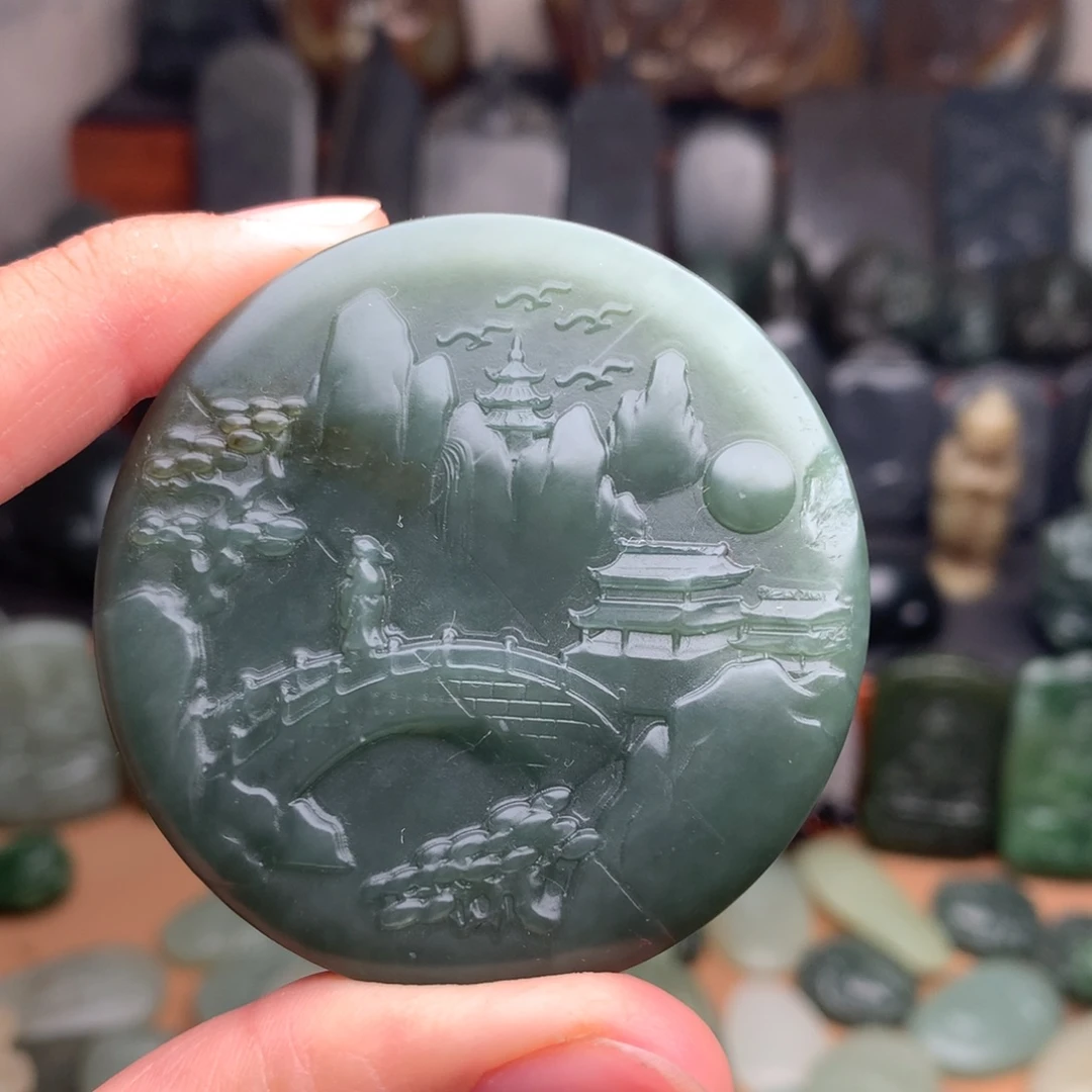 和田玉未镶嵌颈饰挂件08（有包容）