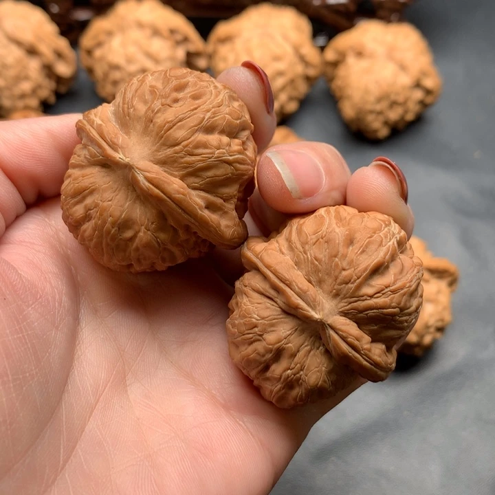 文玩核桃吊坠元宝