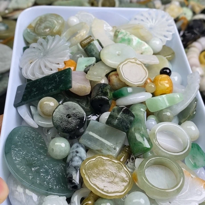 胡***妹翡翠未镶嵌颈饰天然翡翠026