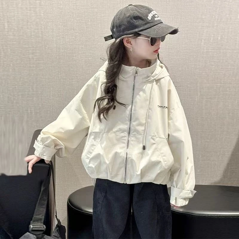 女童春秋休闲风衣外套2025新款儿童秋季上衣女大童连帽冲锋衣秋装