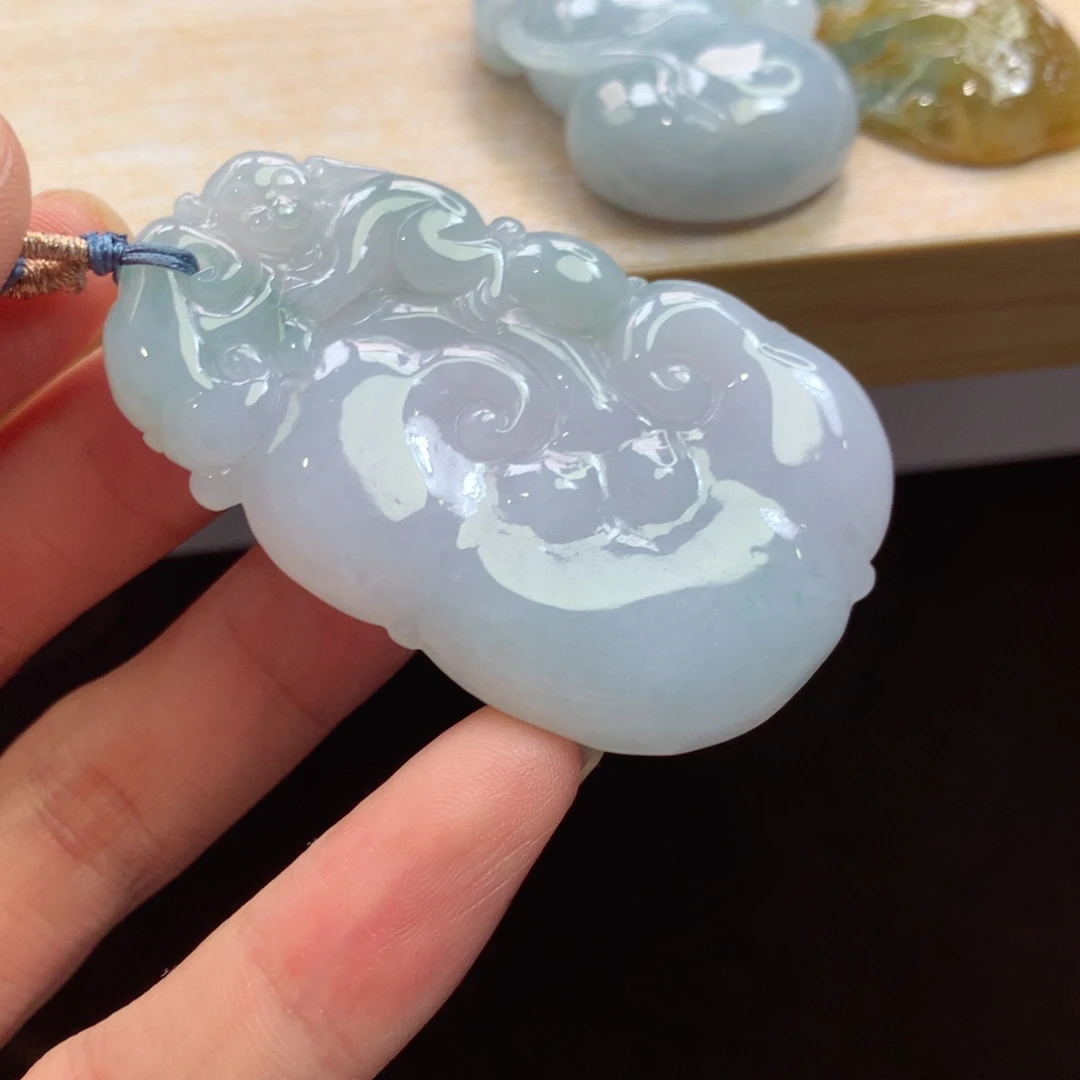 颈饰未镶嵌翡翠吊坠