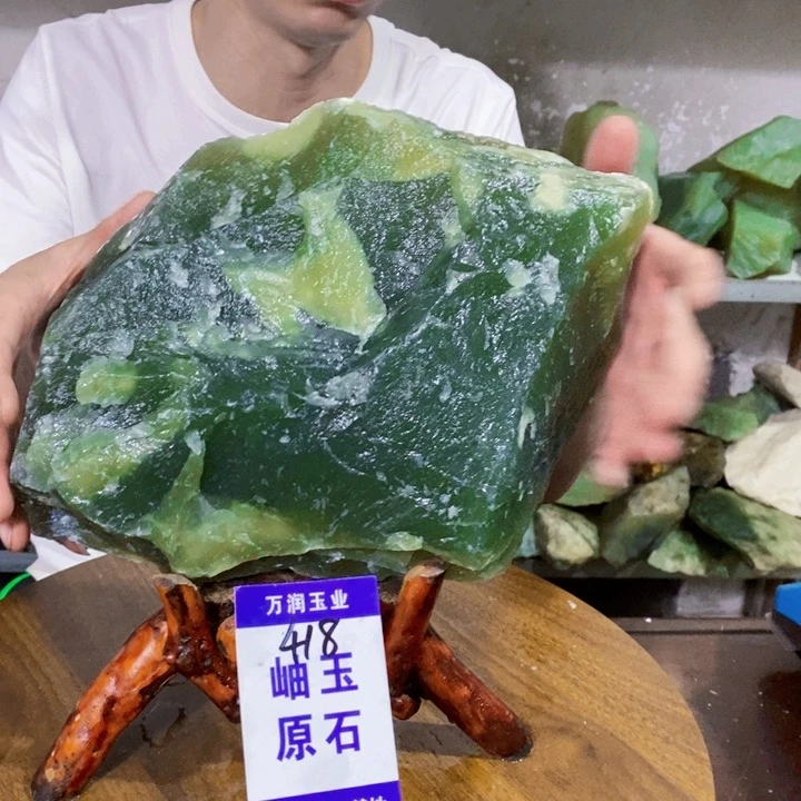 用***3蛇纹石玉未镶嵌原石