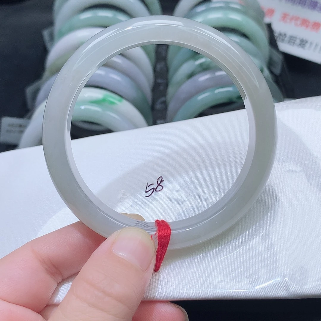 翡翠未镶嵌手镯240